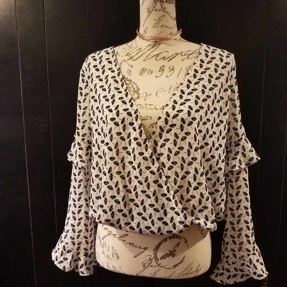 Max studio umbrella print blouse